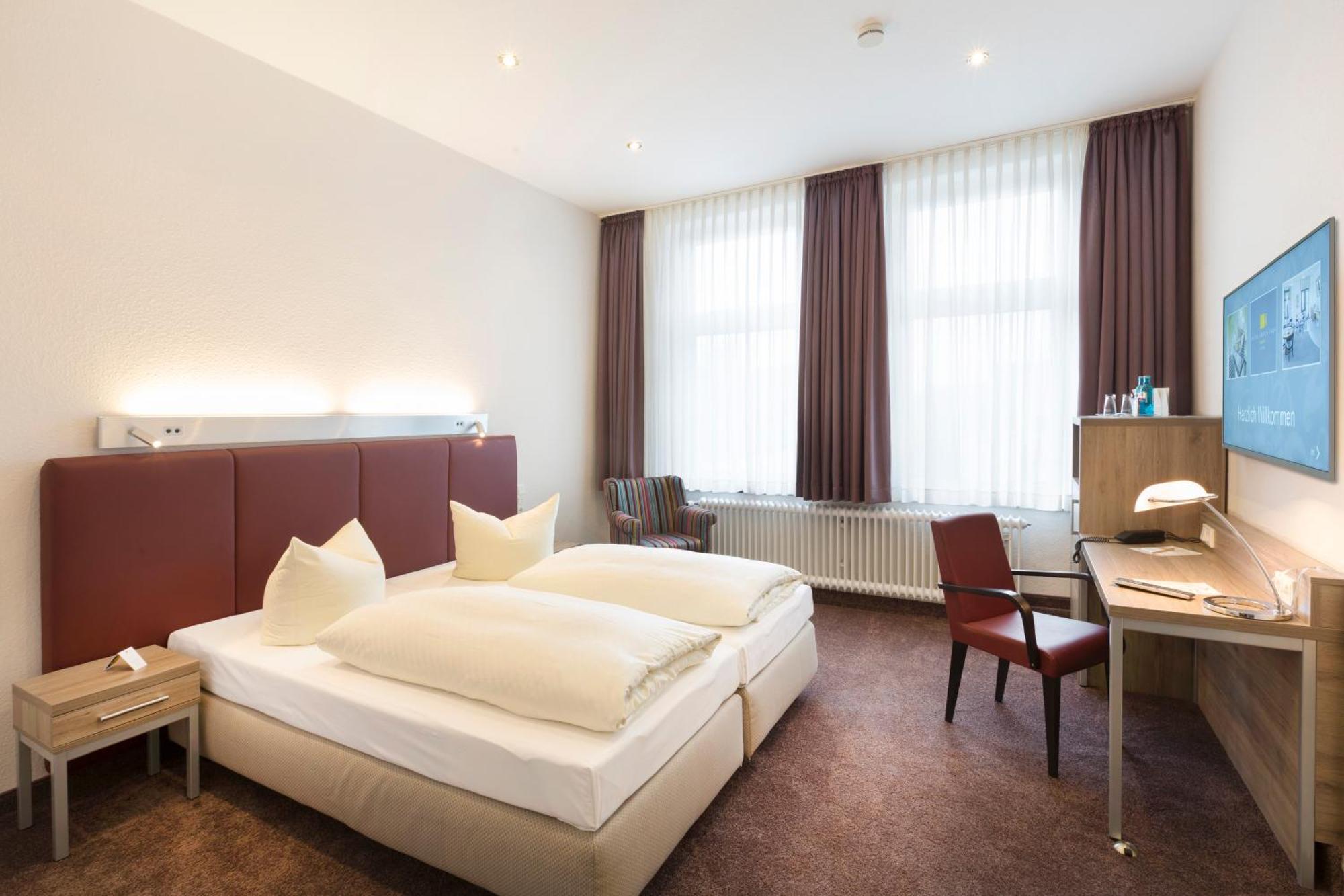 Hotel Reichshof Garni Шверте Экстерьер фото